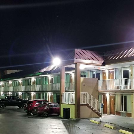 Days Inn & Suites By Wyndham Charleston Airport West North Charleston Exterior foto